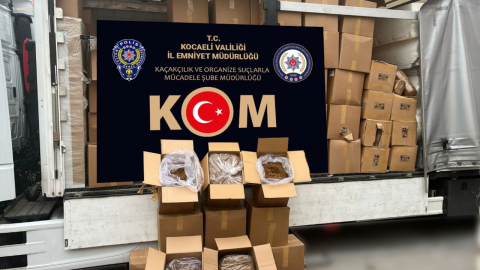 TEM Otoyolu'nda 4 bin 270 kilo gümrük kaçağı tütün ele geçirildi