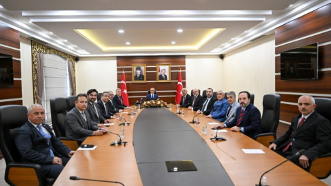 Vali Yavuz: '2020-2024 yılları arasında 24 okul, 418 sınıf, 2 atölye, 10 spor salonu bitirerek hizmete açtık'