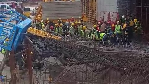İşçi Bayramı'nda çalışırken demirlerin altında kaldılar: 3 yaralı