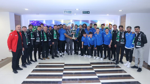Başkan Çiftçi şampiyonları ağırladı