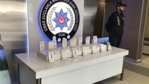 İstanbul'da kurumsal internet sitelerini kopyalayarak dolandırıcılık yapan 3 kişi yakalandı