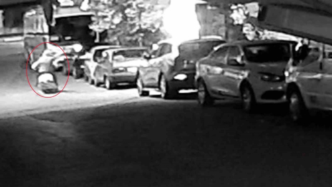 Kocaeli'de motosikletli saldırganların binayı kurşunlama anı kamerada