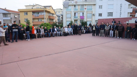 Çayırova'da hacı adayları kutsal topraklara uğurlandı