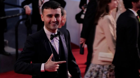 CZN Burak, Cannes Film Festivali'nde kırmızı halıda