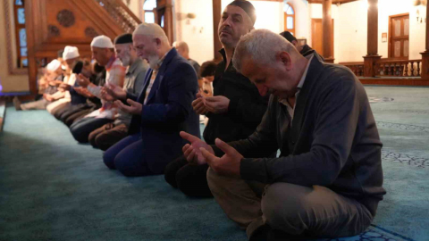 Filistinliler için eller semaya açıldı