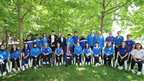 Başkan Büyükakın'dan Kağıtspor'a: 'Kocaeli'nin gururu oldunuz'