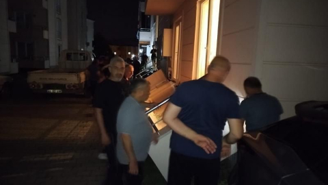 Balkon büyük gürültü ile çöktü