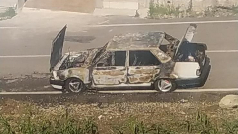 Kocaeli'de park halindeki araçta yangın