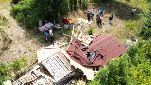 Kartepe'de kaçak bungalovlar yıkıldı