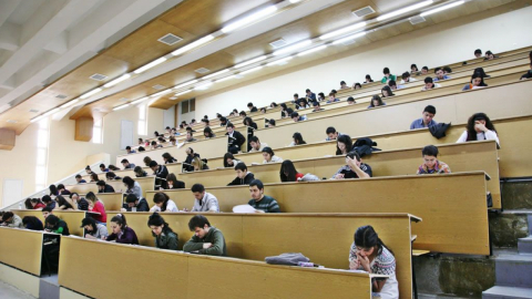 Devlet üniversitelerindeki ikinci öğretim programları kapatıldı