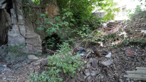 182 yıllık tarih harabeye döndü: 'Turist görse oturup ağlar'