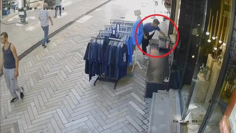 Şaşırtan hırsızlık: Dükkanın önündeki sigara paketini böyle çaldı
