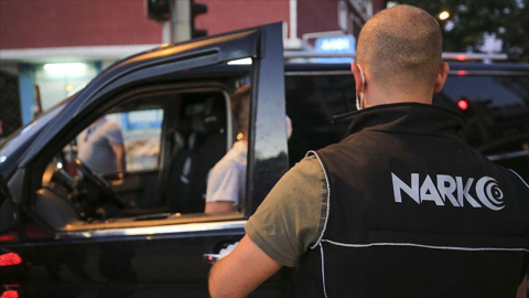 Kocaeli'de uyuşturucu ticareti yapanlara “Narkoçelik-33” operasyonu: 8 kişi tutuklandı