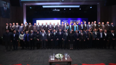 AK Parti İzmit’in yeni yönetimi