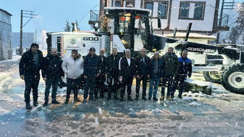 Dilovası'nda karla mücadele sürüyor