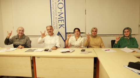 Tek işaret tek anlam için eğitim alıyor