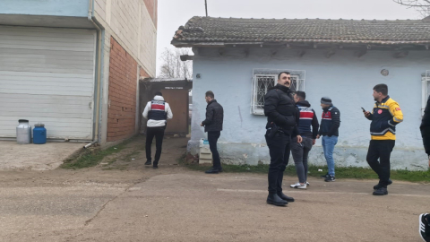 Rehine Krizi! Baba  2 Çocuğunun Boğazına Bıçak Dayadı