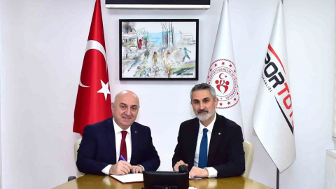 Darıca'da iki spor tesisinin zemini yenileniyor