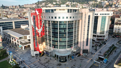 Başkan Hürriyet 8 Mart’ta kadınları iftar sofrasında buluşturuyor