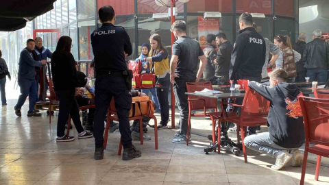 41 Burda AVM'de korkutan yangın: 4 kişi dumandan etkilendi