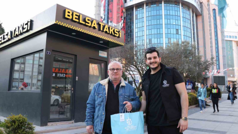 İftar saatinde çalışan taksici esnafı unutulmadı