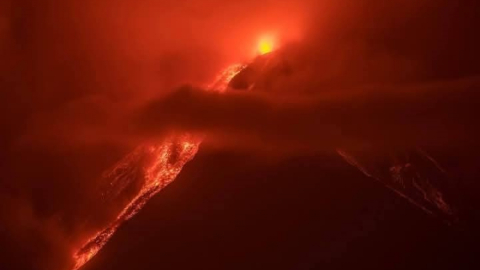 Guatemala'daki Fuego Yanardağı’nda patlama meydana geldi