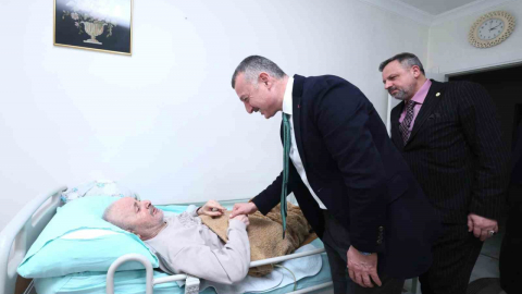 Tahir Büyükakın'dan gönüllere dokunan ziyaret