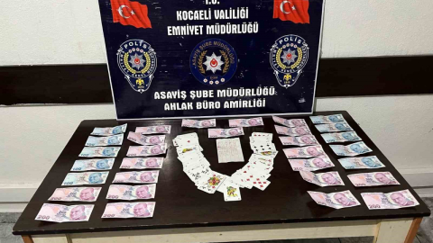 Karamürsel'de kahvehaneye kumar baskını