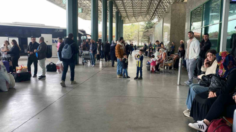 Otogarda bayram tatili hareketliliği