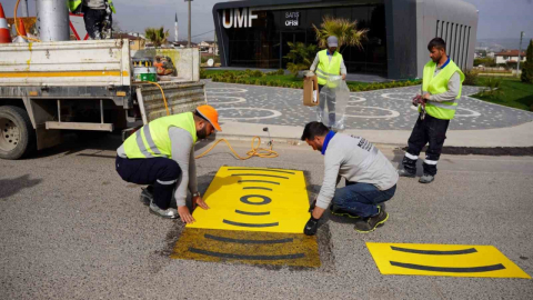 Yol ve yaya çizgileri yenileniyor