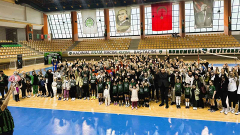 Kocaelispor, yıllar sonra yüzünü voleybol ve basketbola çevirdi