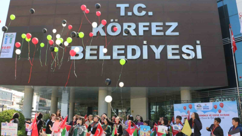 Balonlar Filistinli çocuklar için uçuruldu
