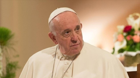 Papa Francis yaşamını yitirdi