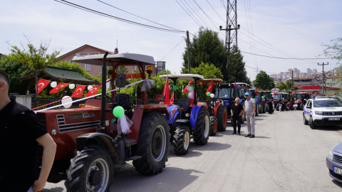 10. Çiftçi Şenliği İzmit’te Çiftçi Kadınların Traktör Konvoyuyla Başladı