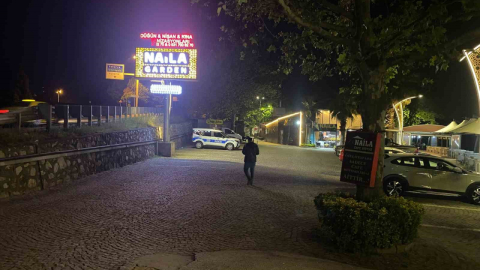 Kına gecesinde eğlenenlerin üzerine disko topu düştü: 3 yaralı