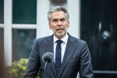 Hollanda’da hükümet dağıldı