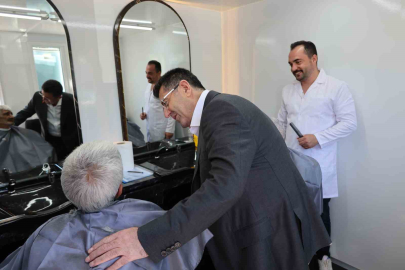 Çekmeköy Belediyesi’nden anlamlı hizmet: Mobil kuaför yollarda