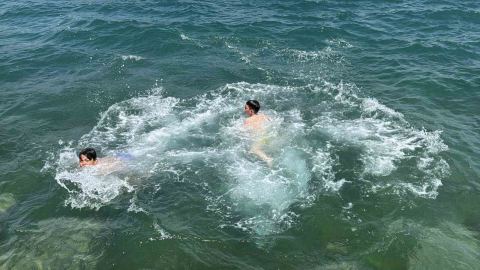 Sarıyer’de Kurban Bayramı’nın 2’nci gününde vatandaşlar Boğaz’da serinledi