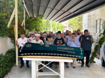 "Mona Roza"ya ilham olan Muazzez Akkaya Giray, son yolculuğuna uğurlandı
