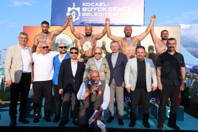 Sekapark Güreşleri'nin başpehlivanı Orhan Okulu altın kemerin sahibi oldu