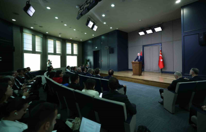 Cumhurbaşkanı Erdoğan: "(İsrail İran savaşına ilişkin)Taraflar arasında ateşkes sağlanmasına dair mutabakata ulaşıldığı haberini memnuniyetle karşılıyoruz"