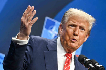 Trump’tan CNN ve New York Times’a çağrı: "Sahte haber muhabirleri derhal kovulmalıdır"