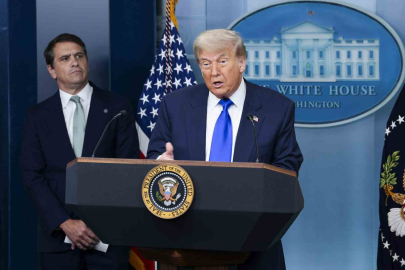 Trump: "İran uranyum zenginleştirmeye devam ederse yeniden vururuz"