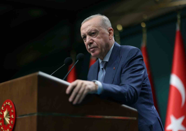 Cumhurbaşkanı Erdoğan: "5 farklı kanser hastalığının tedavisinde kullanılan 5 akıllı kanser ilacını SGK geri ödeme kapsamına alıyoruz."