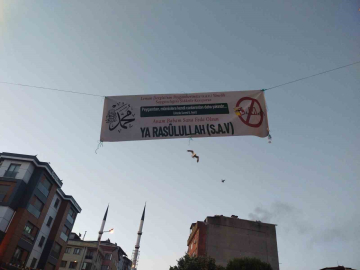 Peygamberimize yönelik karikatüre afişli protesto