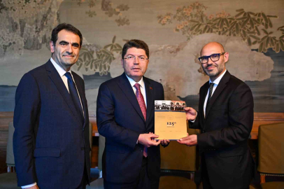 Bakan Tunç, Barış Sarayı’nda incelemelerde bulundu