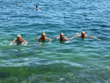 Termometreler 36 dereceyi gösterdi: Sıcaktan bunalan vatandaşlar sahile akın etti