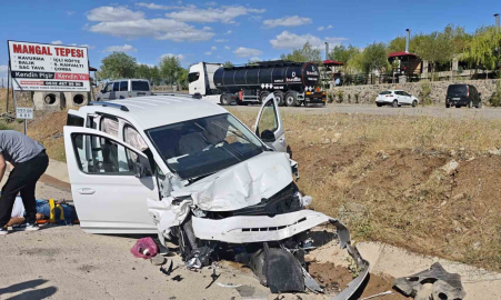 Bingöl’de trafik kazası: 3 yaralı