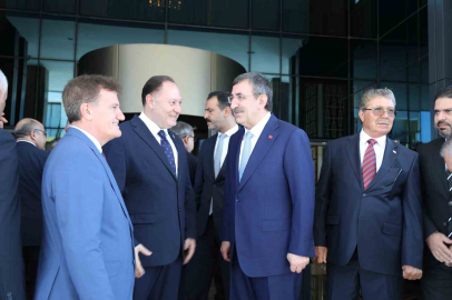 Cumhurbaşkanı Yardımcısı Cevdet Yılmaz, KKTC’ye geldi