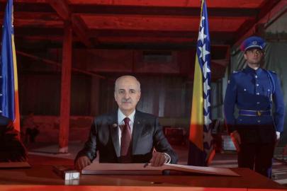 TBMM Başkanı Kurtulmuş,  Srebrenitsa için oluşturulan anı defterini imzaladı